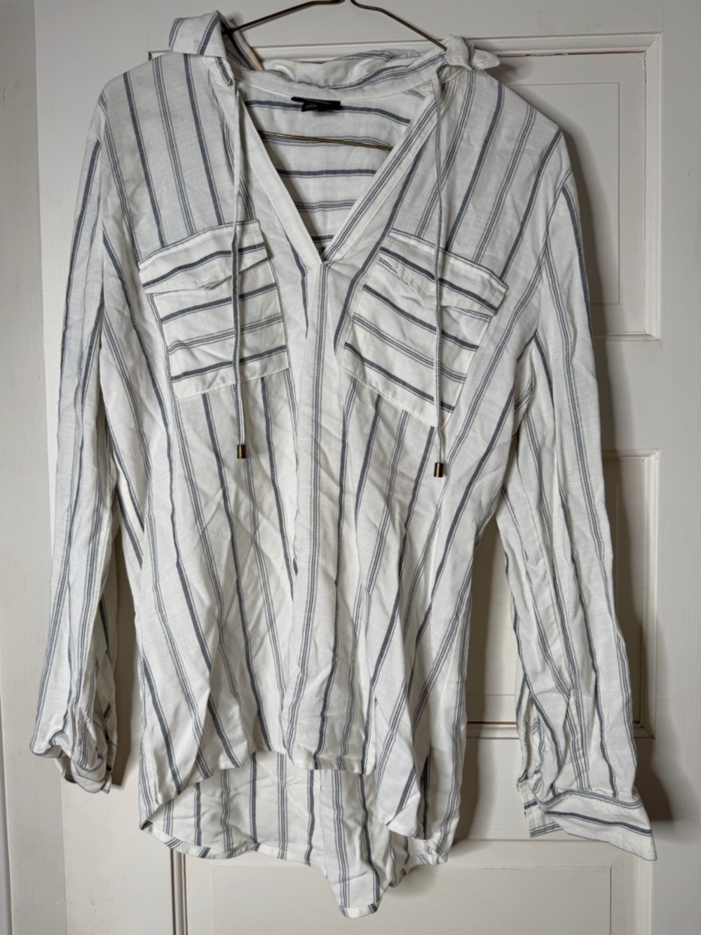 a.n.a Cotton Striped Buttonless Shirt in White & Gray